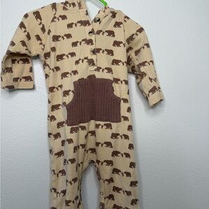 Kate Quinn Bear Print Hooded Baby One-Piece - Cream & Brown